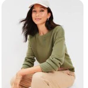 LOFT Boatneck sweater NWT
Beautiful olive green color.